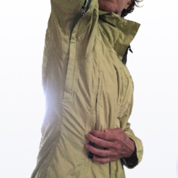 MARMOT lightweight lime kiwi PRECIP Jacket medium - Picture 3 of 16